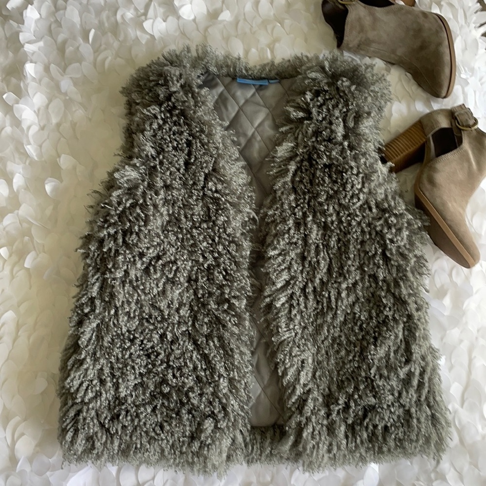 Simply Vera Vera Wang teddy/fur vest, size S/M